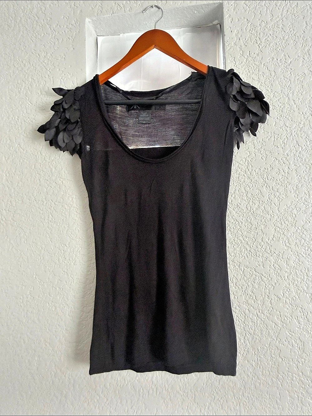 Kardashian Kollection Black Floral Shoulder Tank Size Small